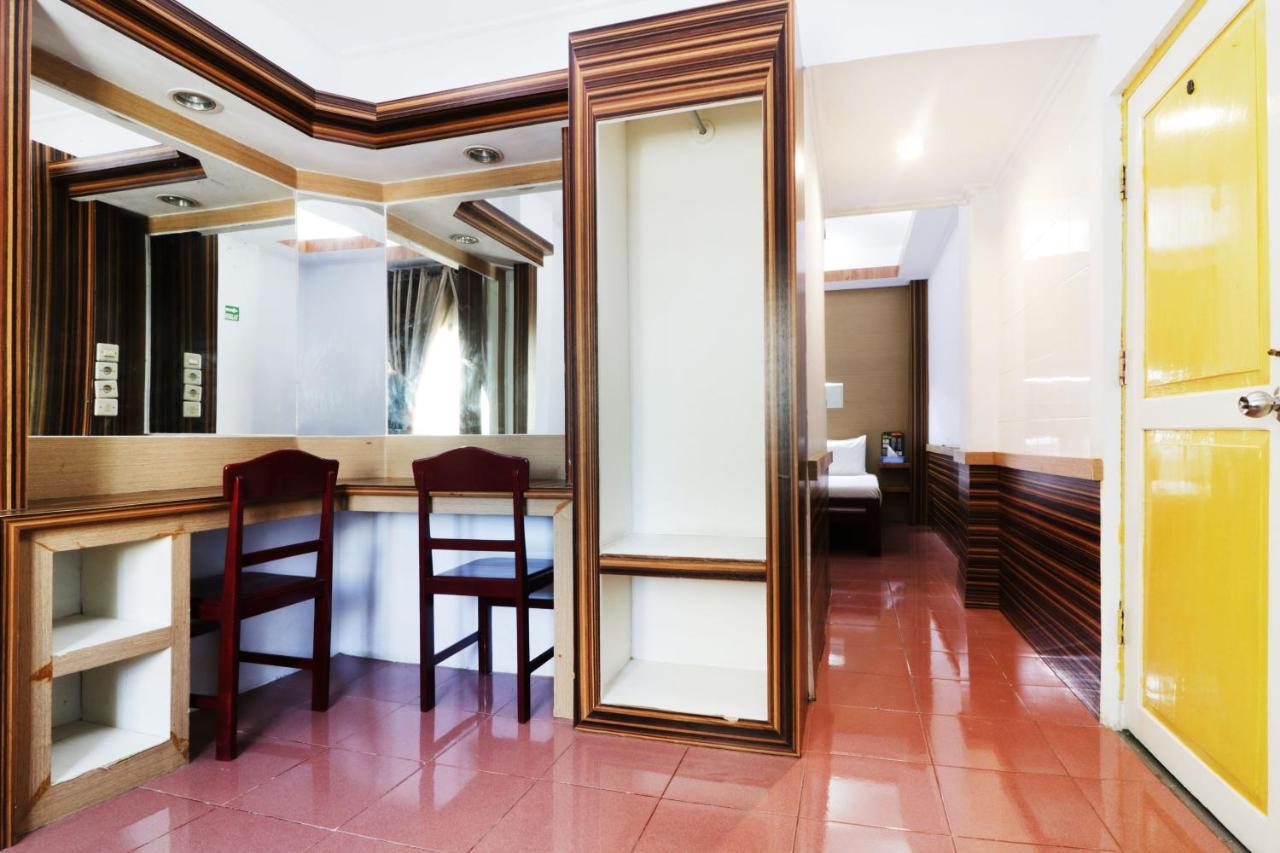 Mutiara Sari Hotel Makassar Exterior foto